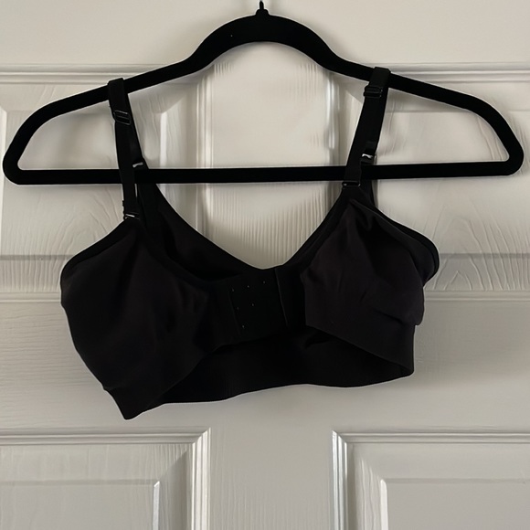 Skims Nursing Bra - Picture 2 of 3